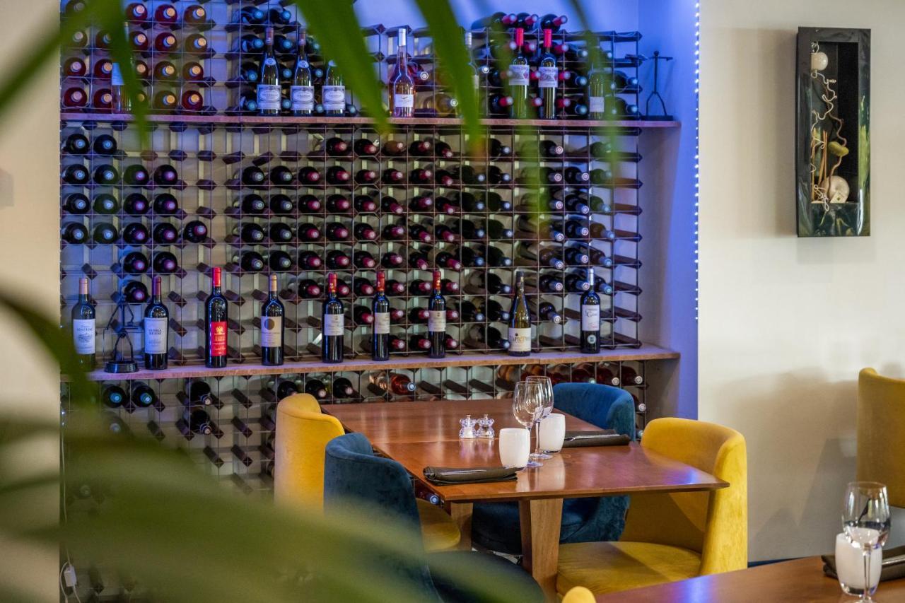 Logis Hotel Restaurant Le Clos Fleuri Castelnaudary Bagian luar foto