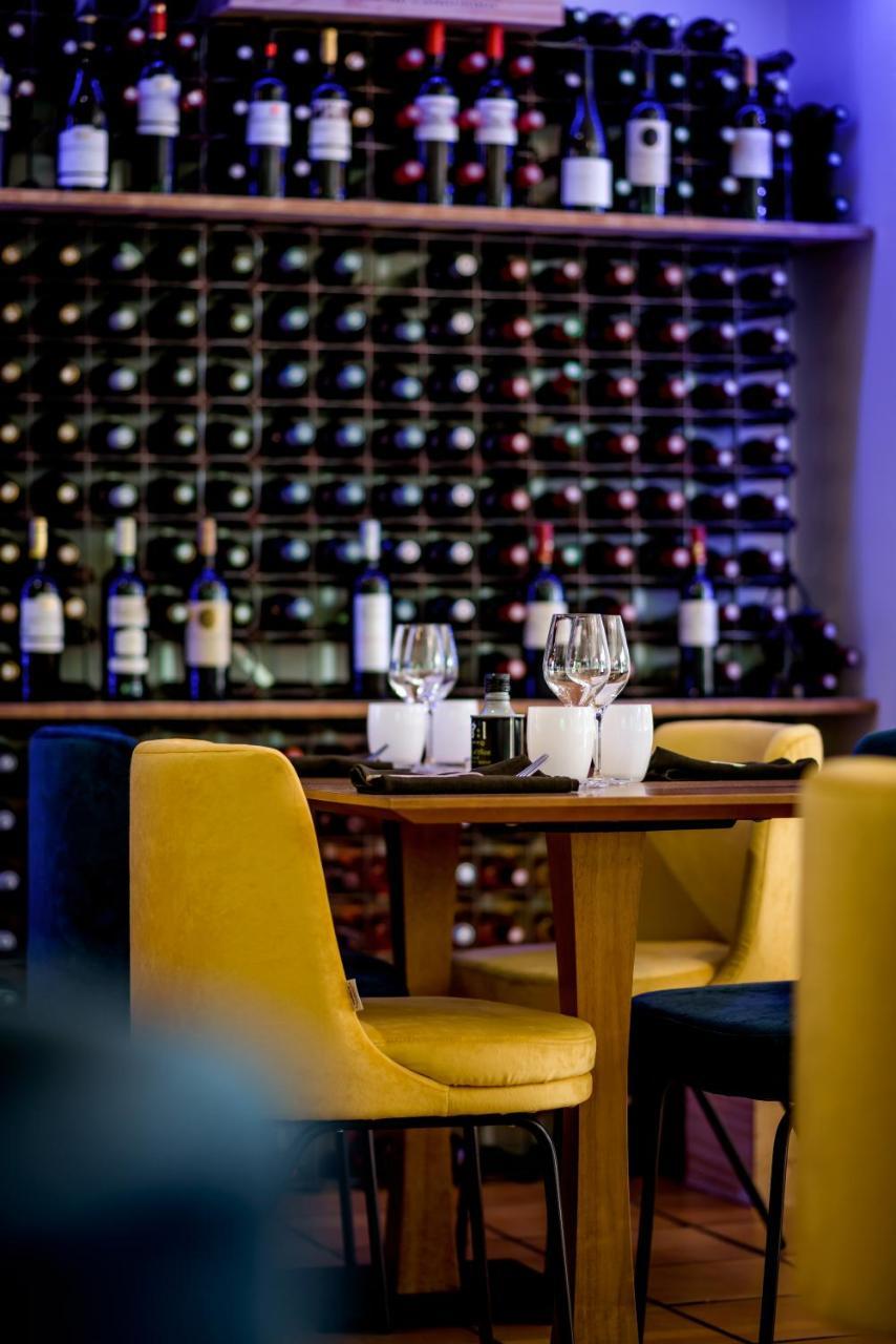 Logis Hotel Restaurant Le Clos Fleuri Castelnaudary Bagian luar foto